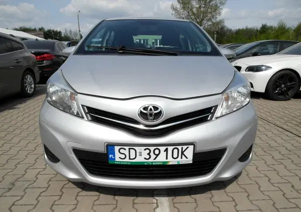 toyota yaris Toyota Yaris cena 22900 przebieg: 165000, rok produkcji 2012 z Sosnowiec